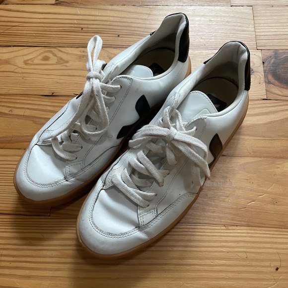 Veja V-12 gum sole - Picture 1 of 2